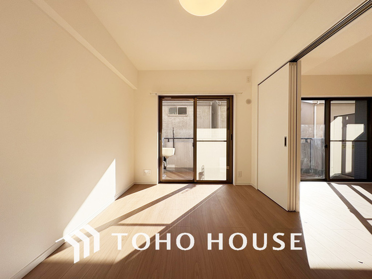 内装 1日の疲れを癒し、心地よく寛げるようゆったりとした広さをしています