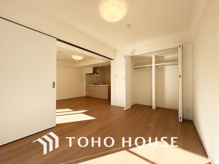 内装 シンプルですっきりとした室内は飽きのこない居心地の良い雰囲気です