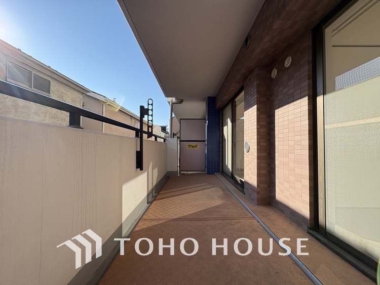 バルコニー 陽当たり良好なバルコニー