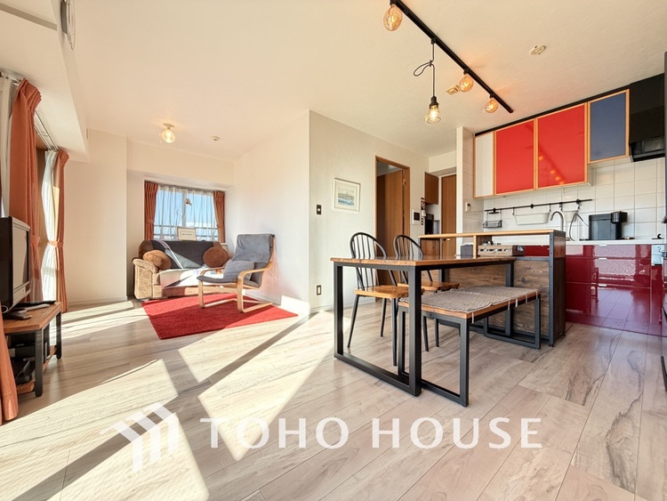 内装 広がりのある住空間、家族が集まるリビング・ダイニング