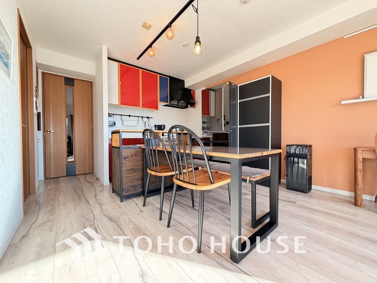 内装 ゆったりとくつろげる上質なリビングダイニング