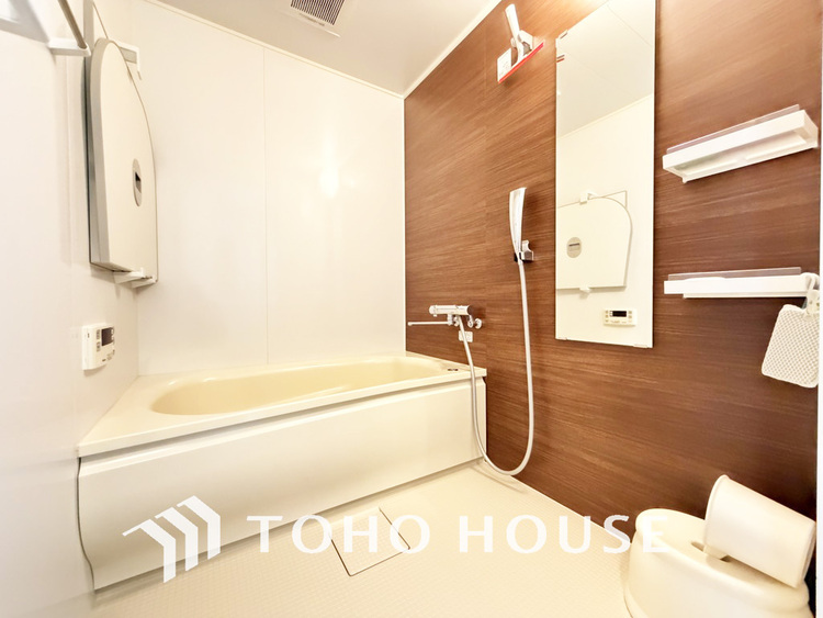 風呂 一日の疲れを癒すバスルームは、心地よいリラックスを叶える清潔感溢れる空間