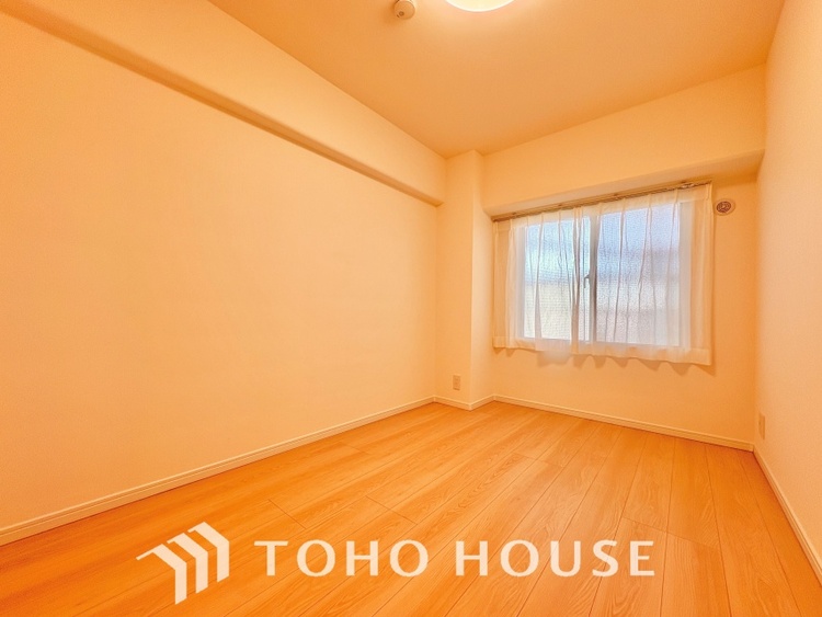 内装 寝室は一日の疲れを癒す大切な空間。快適で落ち着けるおすすめの間取りです。