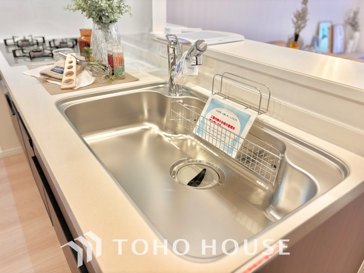 キッチン 五感を刺激する、美食のクリエイティブな場所。ここはただの調理場ではなく、豊かな人生を紡ぐための特別な空間です。