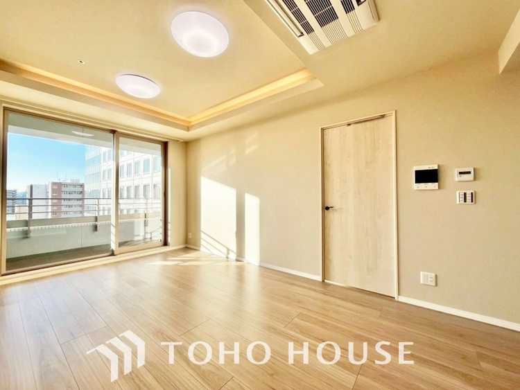 内装 ここはみんなが集い、食事と楽しい会話が始まる場所。話に夢中になりすぎて、ついつい時を忘れ、夜半過ぎになってしまう。そんな束の間の幸せを感じさせてくれます。