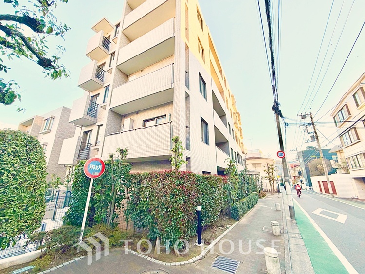 キッチン 食器収納も充実した、片付けやすいキッチン。毎日の家事が快適に進みます。