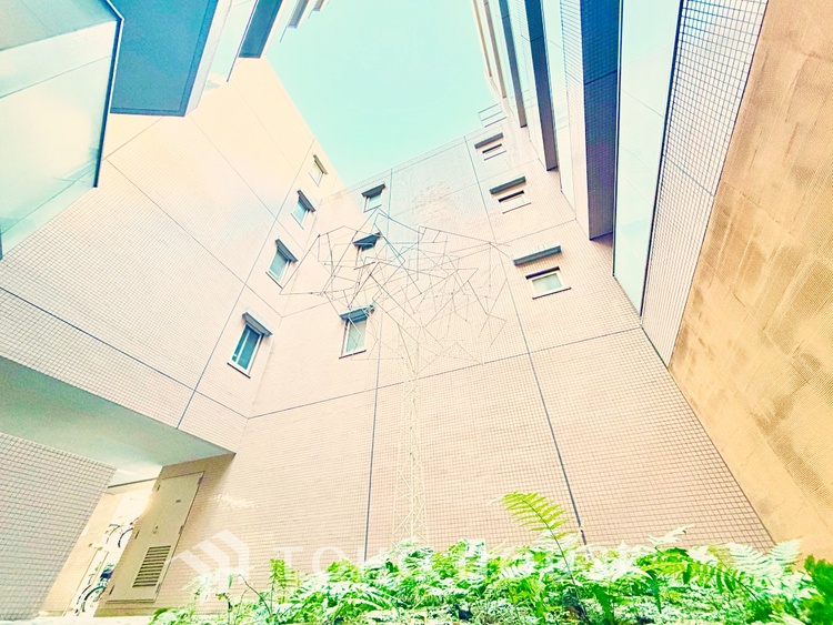 外観 【House of the Sun】太陽の温かな光がお家全体を照らす。そこには目を輝かせ笑顔で見つめてくれる君がいて、「ただいま」の言葉がこだまする。そんな君の瞳に恋している。