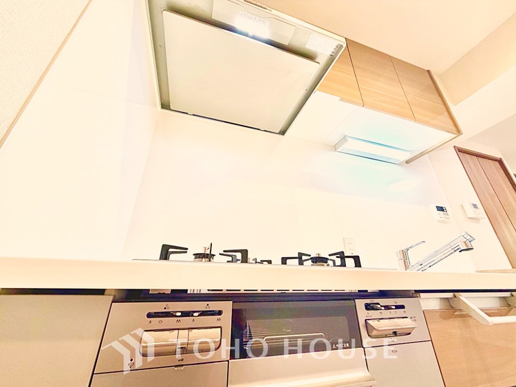 キッチン 家事動線に配慮した、効率的なキッチンレイアウト。調理も片付けもスムーズに行えます。