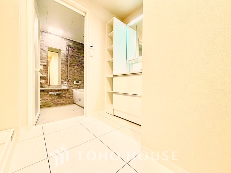 洗面 家族で使いやすい広さと機能を備えた、快適な洗面空間です。