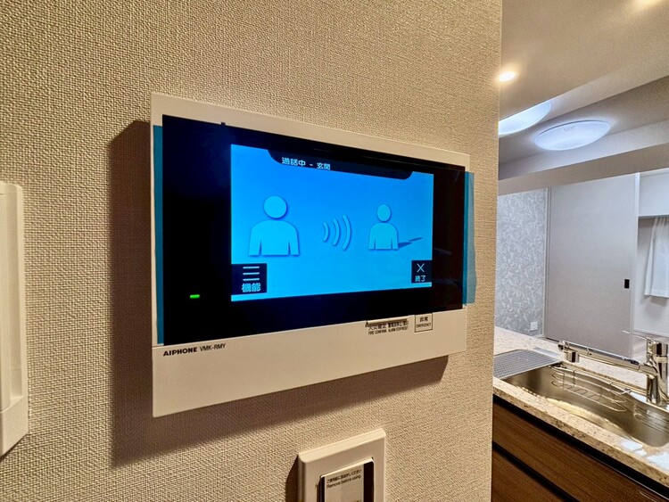 設備 誰が来てもわかる様にモニター付きインターホンを設置。