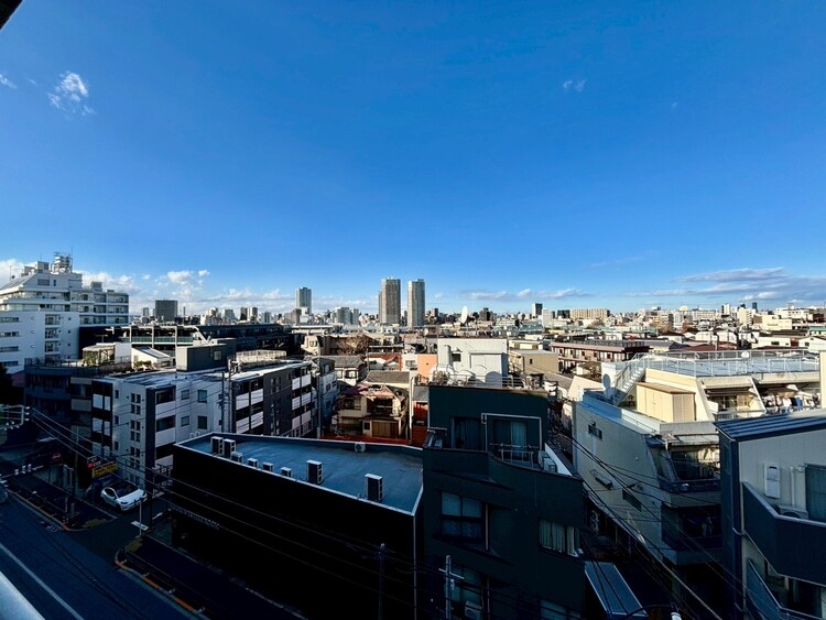 バルコニー 陽当たり・通風・開放感に恵まれた環境です。