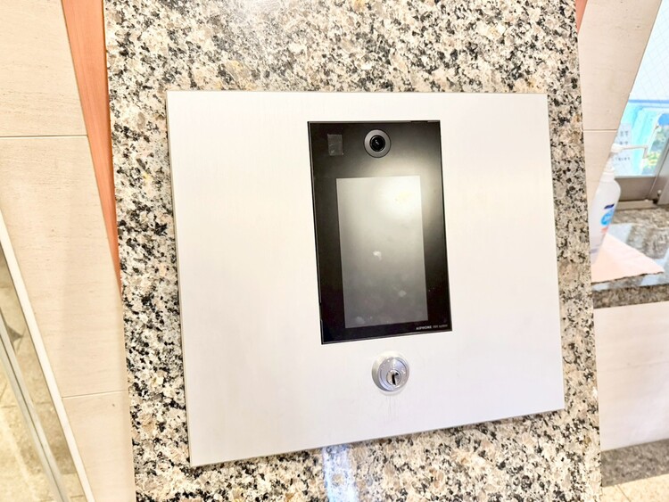 設備 誰が来てもわかる様にモニター付きインターホンを設置。