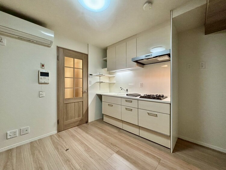 居間 伸びやかな空間のなかで、ゆったりとしたひとときを過ごせます。