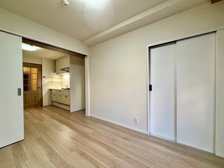 居間 シンプルな内装と偏り過ぎないデザインで統一しました。