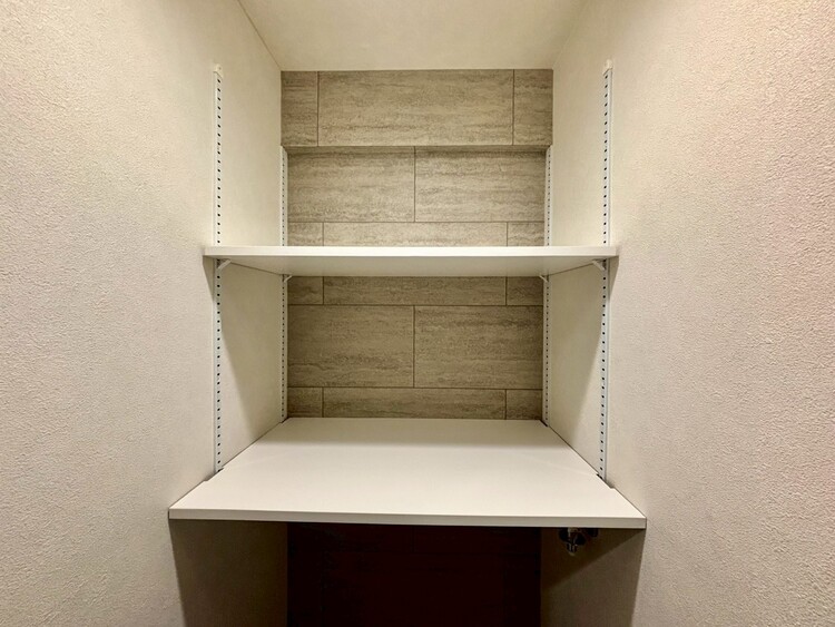 収納 家電やスーツケース、ストック品など何でも片付く嬉しい空間です。