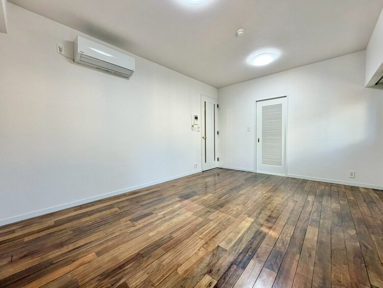 居間 シンプルな内装と偏り過ぎないデザインで統一しました。