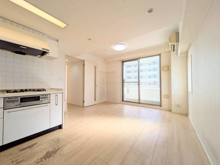 居間 落ち着いた雰囲気に包まれて、伸びやかな空間。