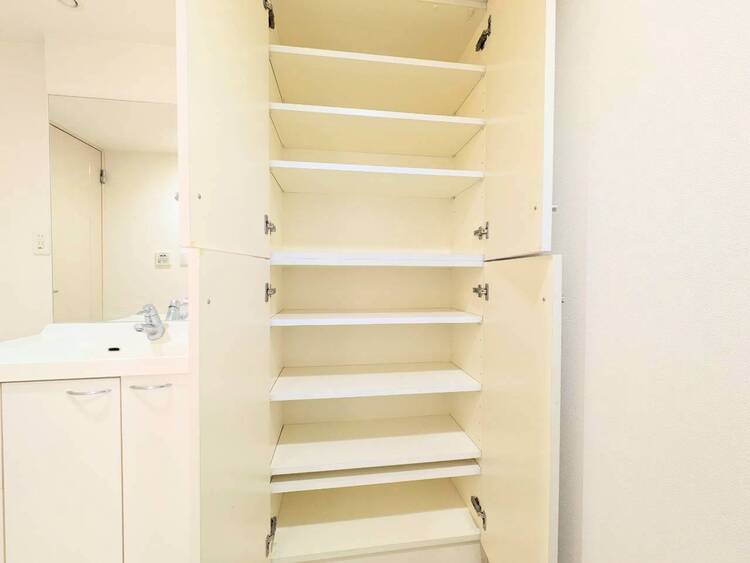 収納 収納スペースが付いていて、お部屋を広く使っていただけます。