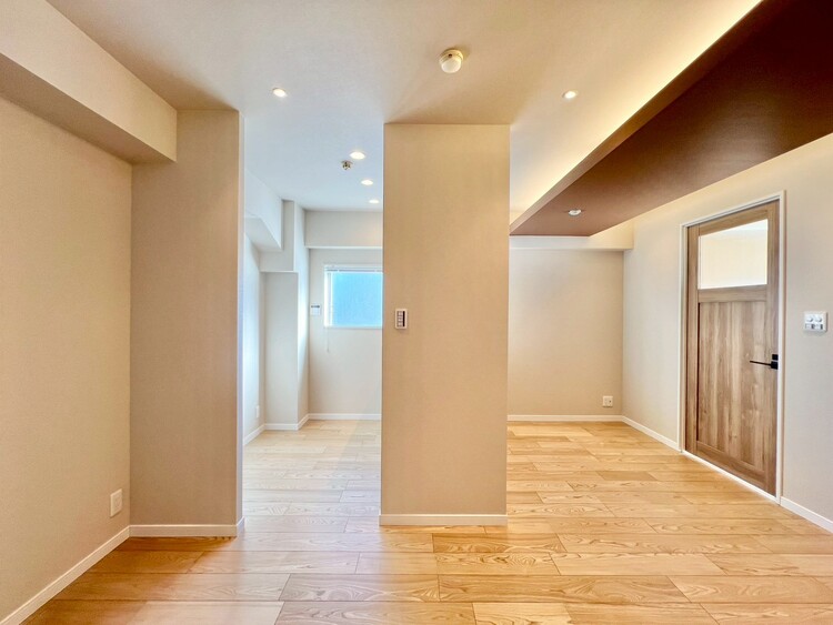 居間 伸びやかな空間のなかで、ゆったりとしたひとときを過ごせます。