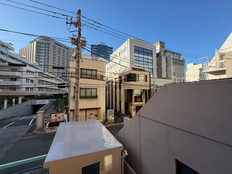 バルコニー 陽当たり・通風・開放感に恵まれた環境です。