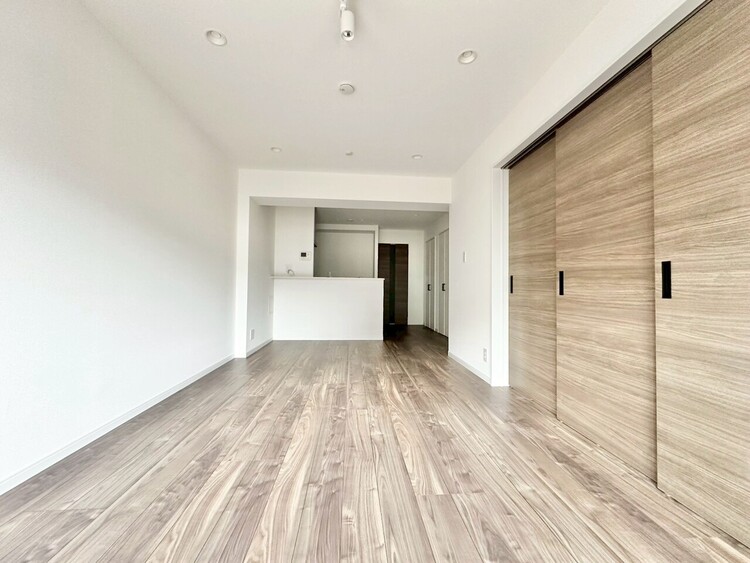 居間 伸びやかな空間のなかで、ゆったりとしたひとときを過ごせます。