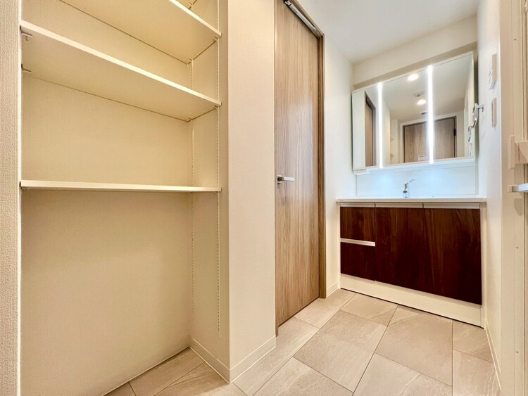 洗面 十分な広さの脱衣所。