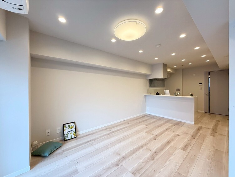 居間 伸びやかな空間のなかで、ゆったりとしたひとときを過ごせます。