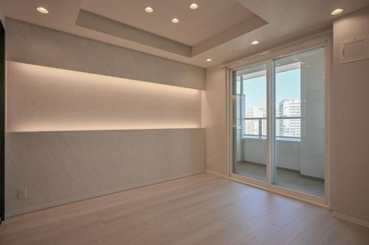 内装 一日の疲れを取る主寝室は大型のベッドも配置が可能です。窓から注がれる光で家族とのコミュニケーションも明るくなりそうです。