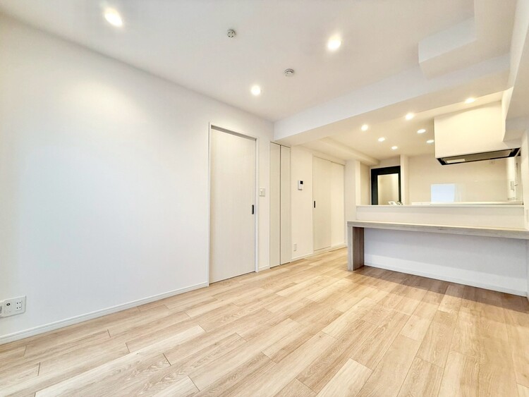 居間 落ち着いた雰囲気に包まれて、伸びやかな空間。