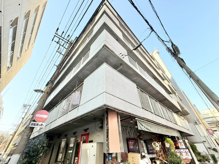 外観 飽きのこないシンプルモダンな外観です。