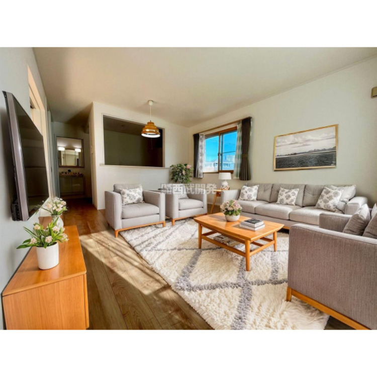 居間 配置してある家具や小物はCGによるイメージです