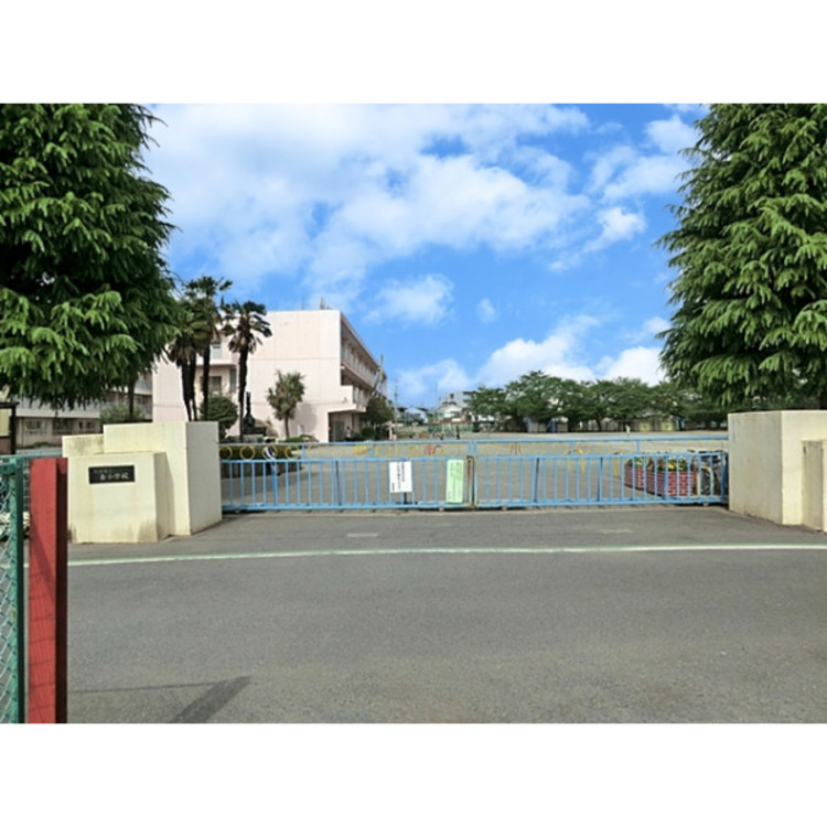 周辺 南小学校(約850m)