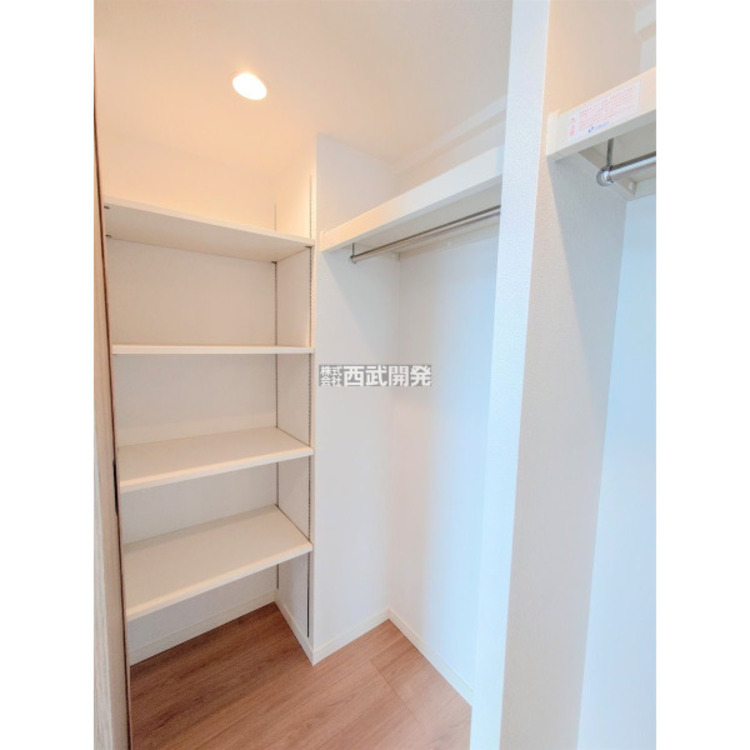 収納 ウォークインクローゼット