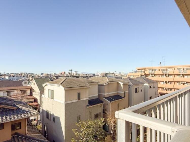 その他 開放感のある眺望。季節による景色の変化を日常の生活と共に感じてください。