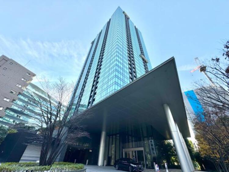 外観 各棟によって暖かい日差しの入り方・見え方も違うお住まい。実際の日当たりや現地の雰囲気もご確認くださいませ。