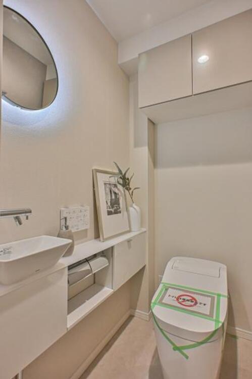 トイレ スッキリとしてスタイリッシュなフォルム。お掃除ラクラクのフチなし形状です。