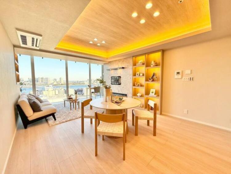 居間 リビングには床暖房付。空気を汚さず、ほこりも舞い上がらないので小さなお子さまがいても安心です。