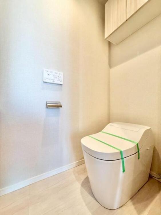 トイレ スッキリとしてスタイリッシュなフォルム。お掃除ラクラクのフチなし形状です。