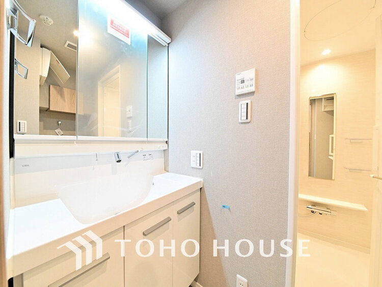 洗面 大きな洗面鏡付き、朝の身支度も楽しくなりますね