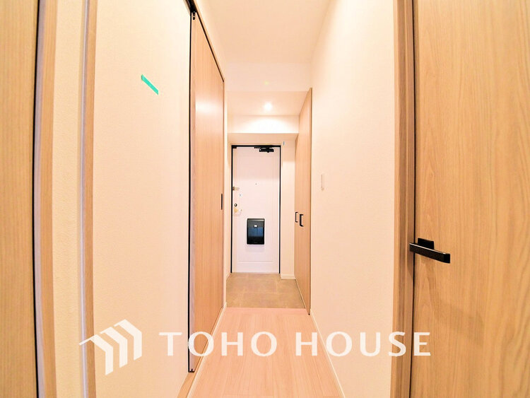 玄関 落ち着いた雰囲気の玄関、家族の帰りを暖かく迎えてくれます