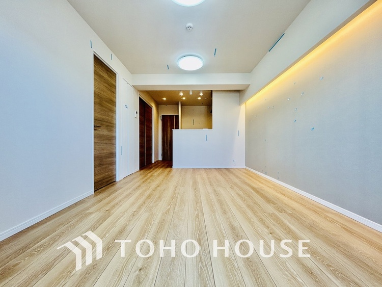 内装 広がりのある住空間、家族が集まるリビング・ダイニング