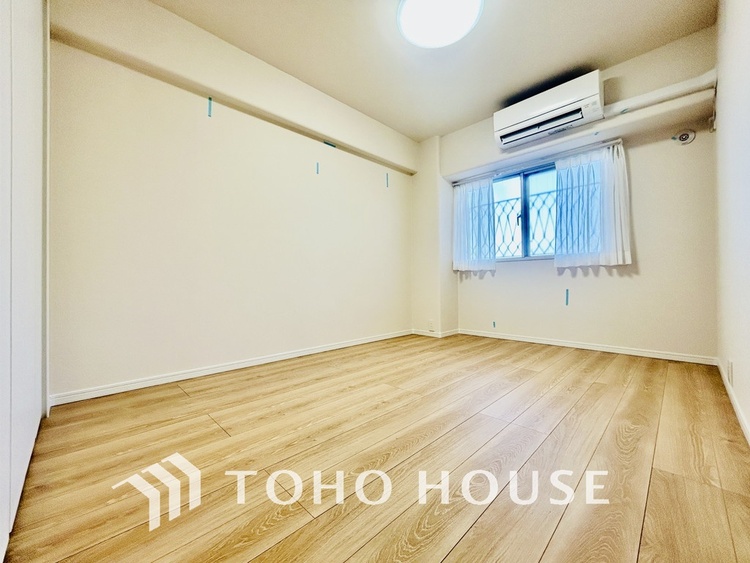 内装 採光もある洋室は、くつろぎのひと時を過ごすのにぴったり