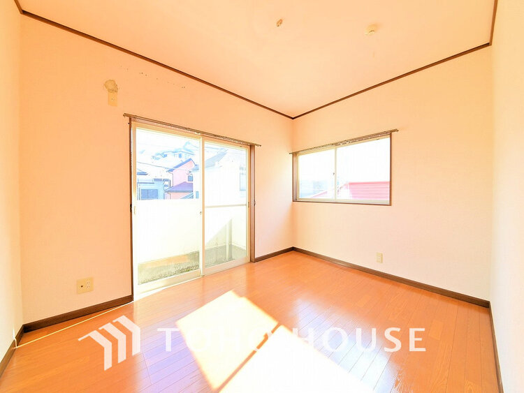 内装 シンプルですっきりとした室内は飽きのこない居心地の良い雰囲気