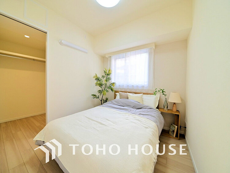 内装 採光もある洋室は、くつろぎのひと時を過ごすのにぴったり