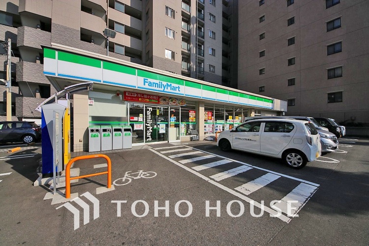 周辺 ファミリーマート スリーウェル 新横浜店　距離350ｍ