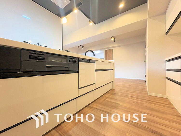 キッチン シンプルな部屋の雰囲気に溶け合うナチュラルキッチン