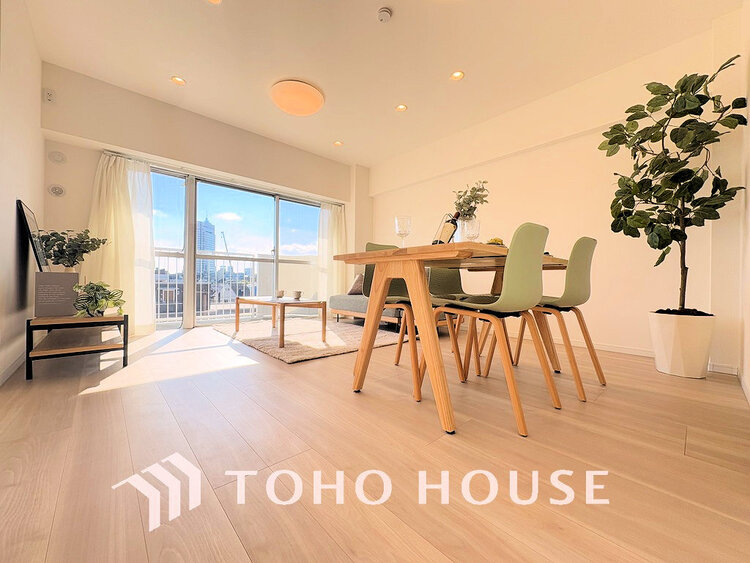 内装 家族みんなが爽やかに過ごせるように、光をたっぷり取り込んだLDK