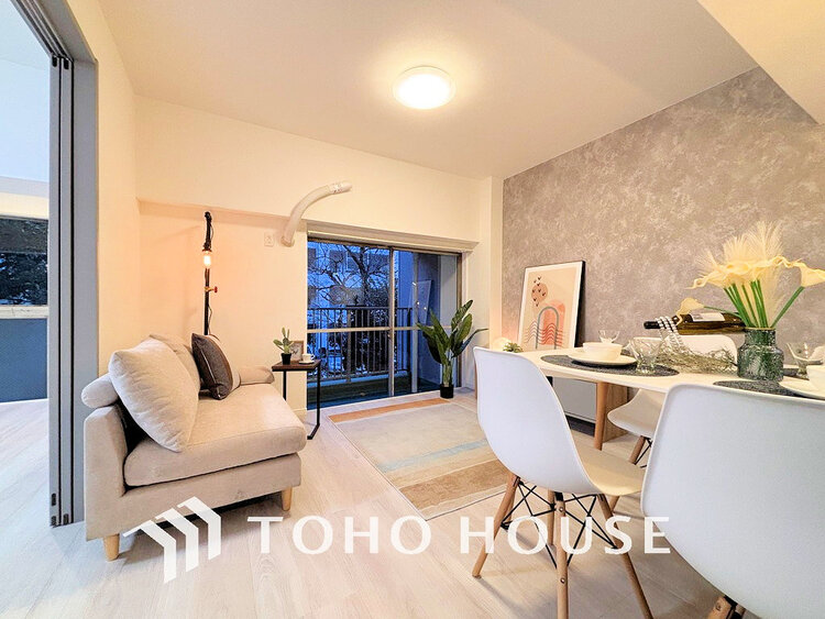 内装 明るいLDKは自然と家族が集まるコミュニケーションの場所に