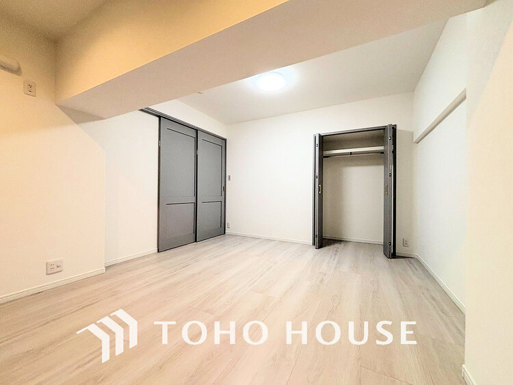 内装 シンプルですっきりとした室内は飽きのこない居心地の良い雰囲気