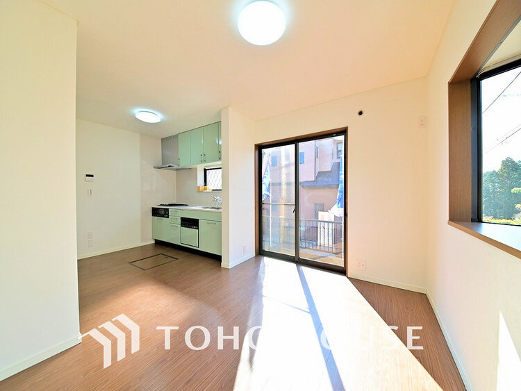 内装 家族みんなが爽やかに過ごせるように、光をたっぷり取り込んだLDK